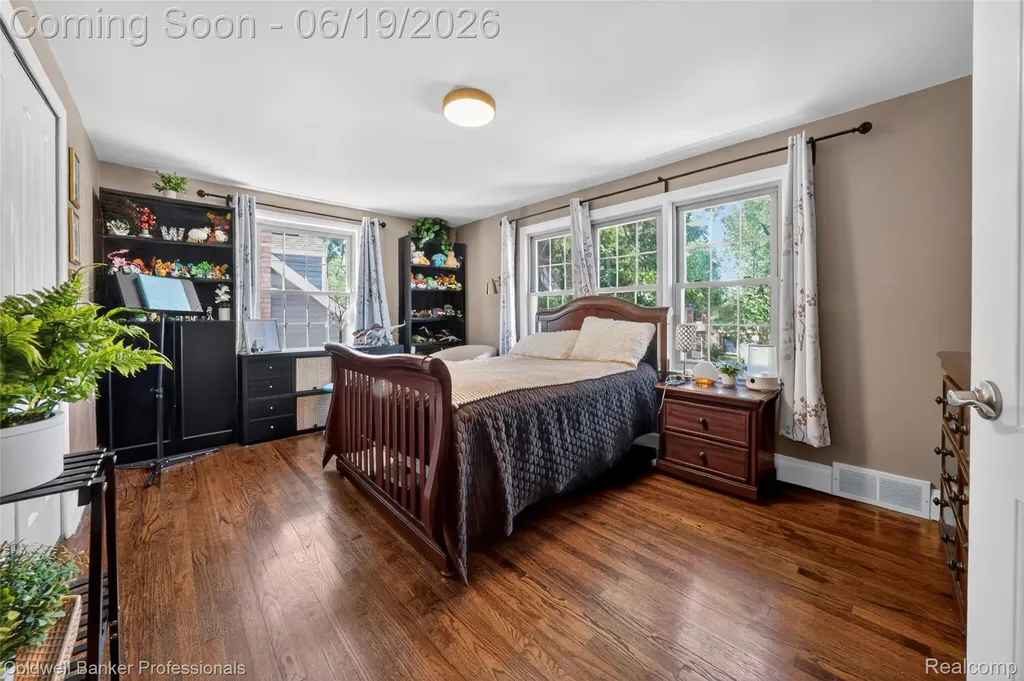 1625 Hampton Road Grosse Pointe Woods City MI 48236