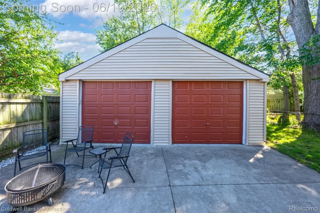 1625 Hampton Road Grosse Pointe Woods City MI 48236