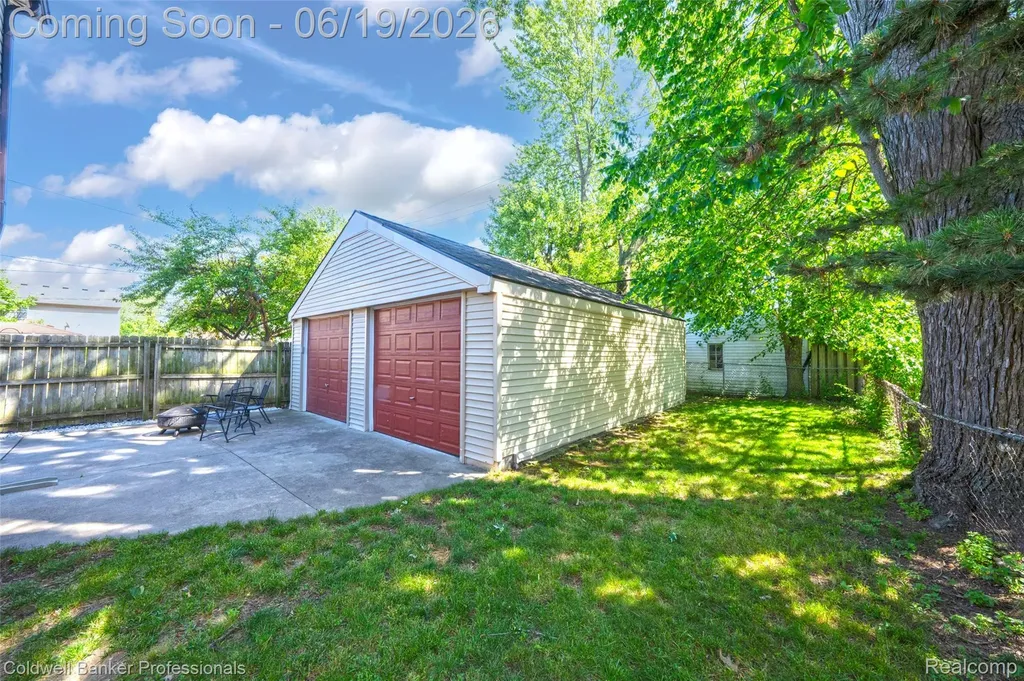 1625 Hampton Road Grosse Pointe Woods City MI 48236