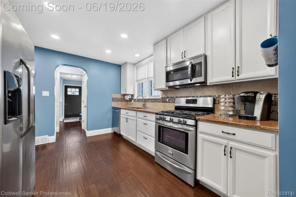 1625 Hampton Road Grosse Pointe Woods City MI 48236