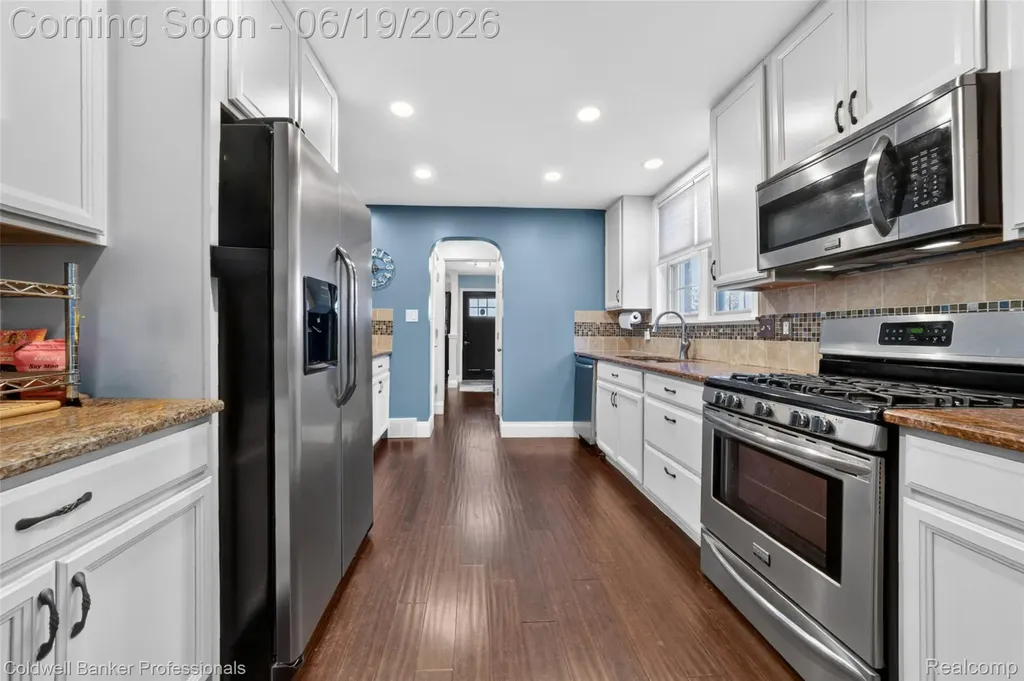 1625 Hampton Road Grosse Pointe Woods City MI 48236