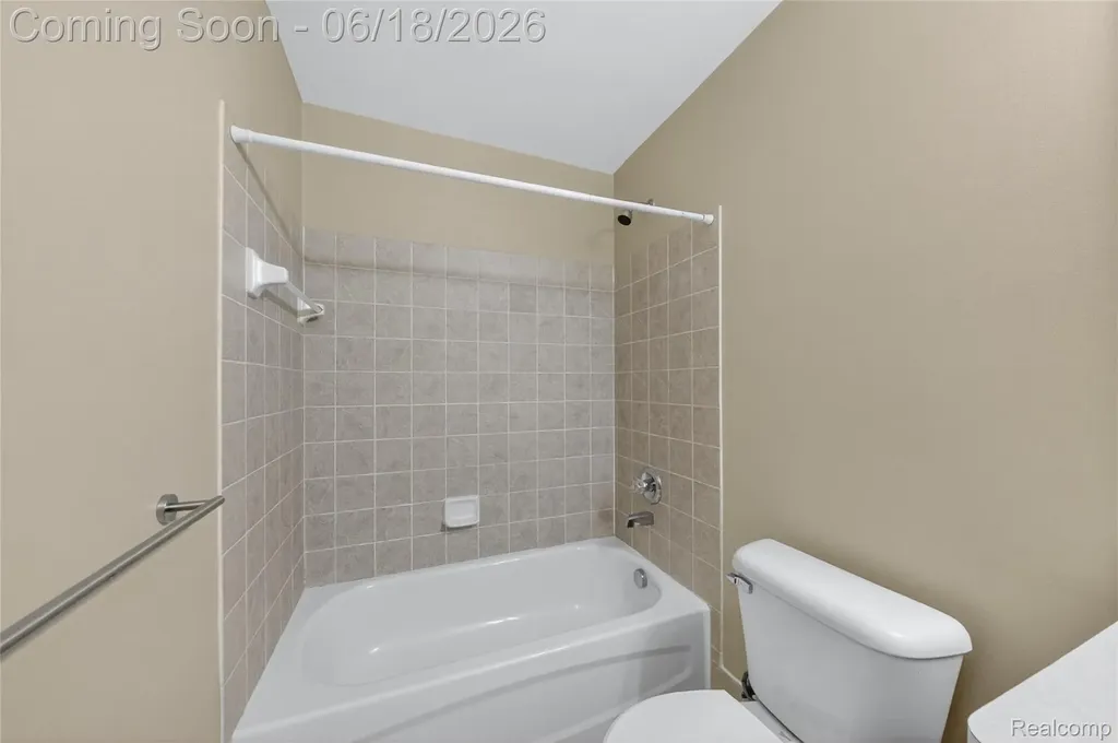 23104 Chesapeake Circle Commerce Charter Township MI 48390