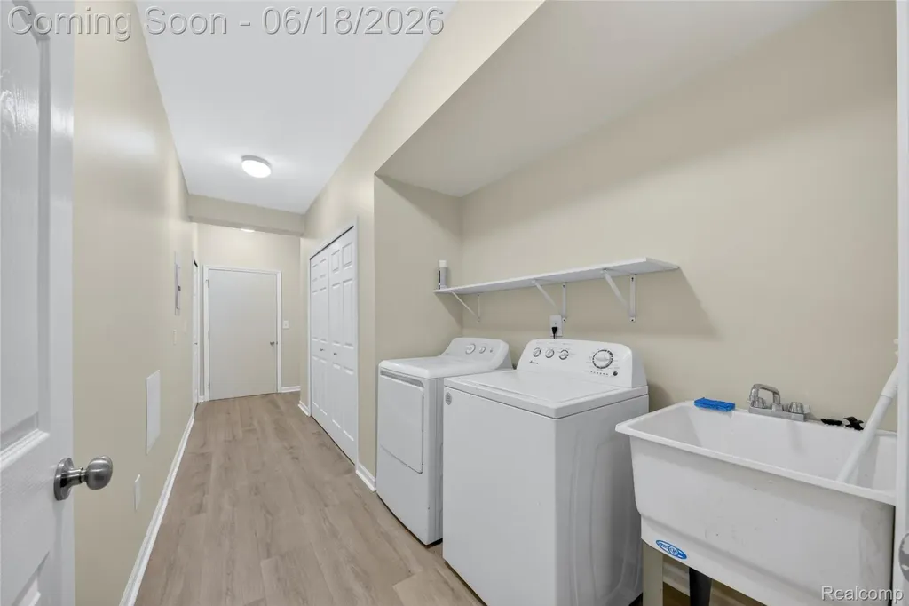 23104 Chesapeake Circle Commerce Charter Township MI 48390
