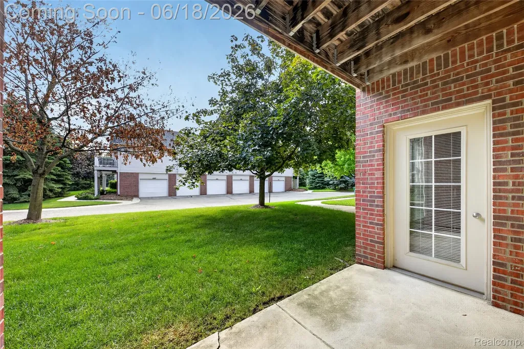 23104 Chesapeake Circle Commerce Charter Township MI 48390