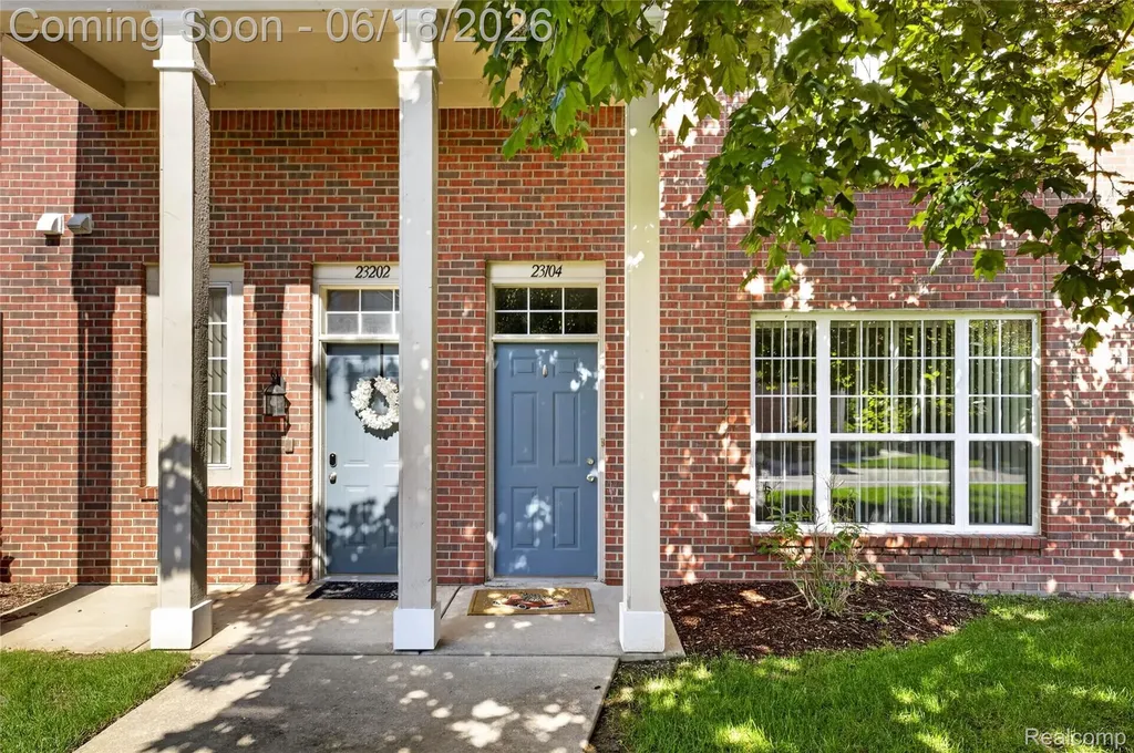 23104 Chesapeake Circle Commerce Charter Township MI 48390