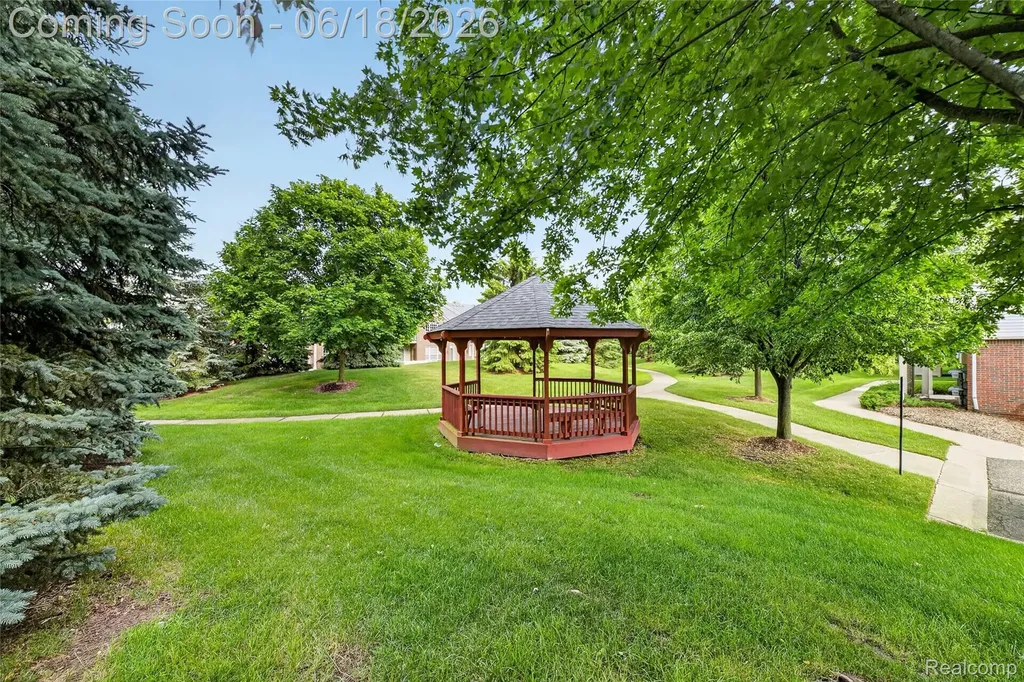 23104 Chesapeake Circle Commerce Charter Township MI 48390