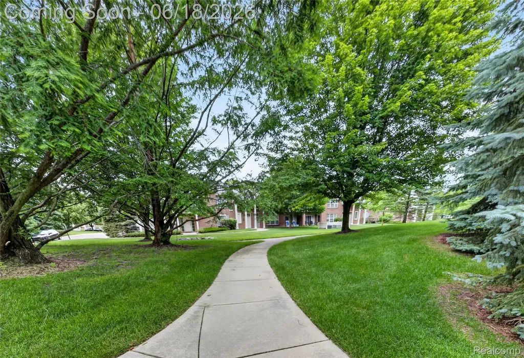 23104 Chesapeake Circle Commerce Charter Township MI 48390