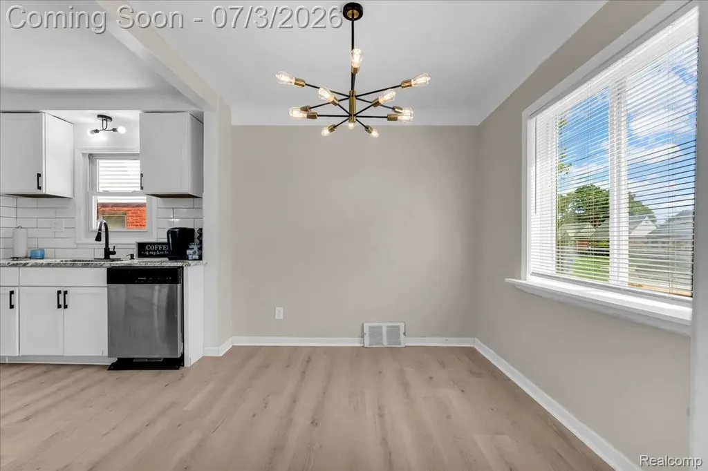 10013 Warwick Street Detroit City MI 48228