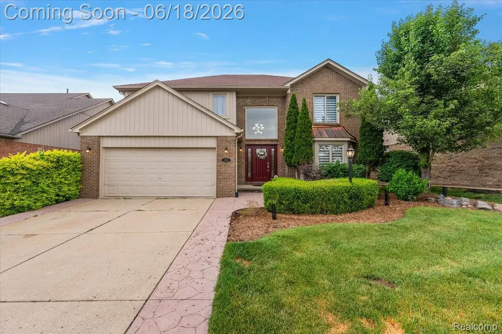 1043 River Mist Drive Rochester City MI 48307