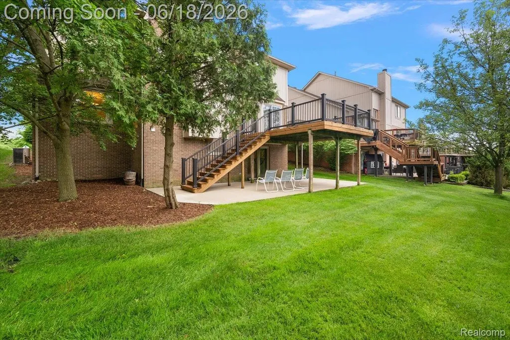 1043 River Mist Drive Rochester City MI 48307