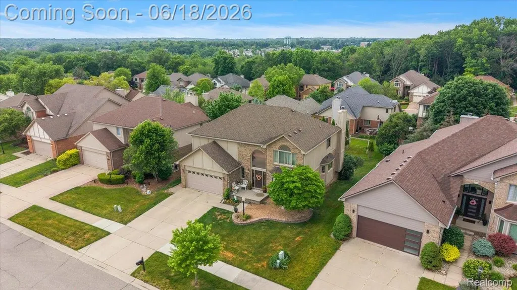 1043 River Mist Drive Rochester City MI 48307