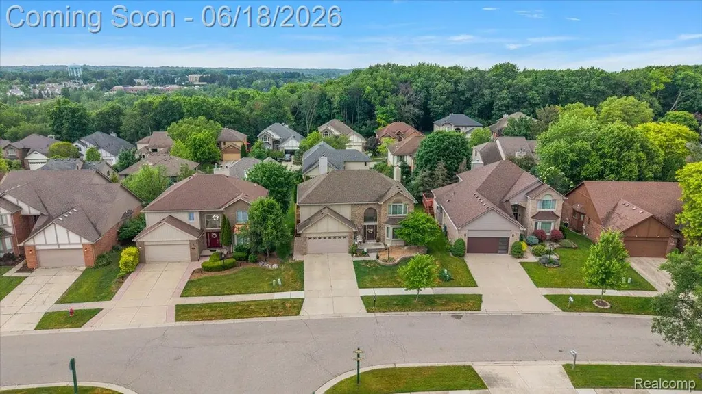 1043 River Mist Drive Rochester City MI 48307
