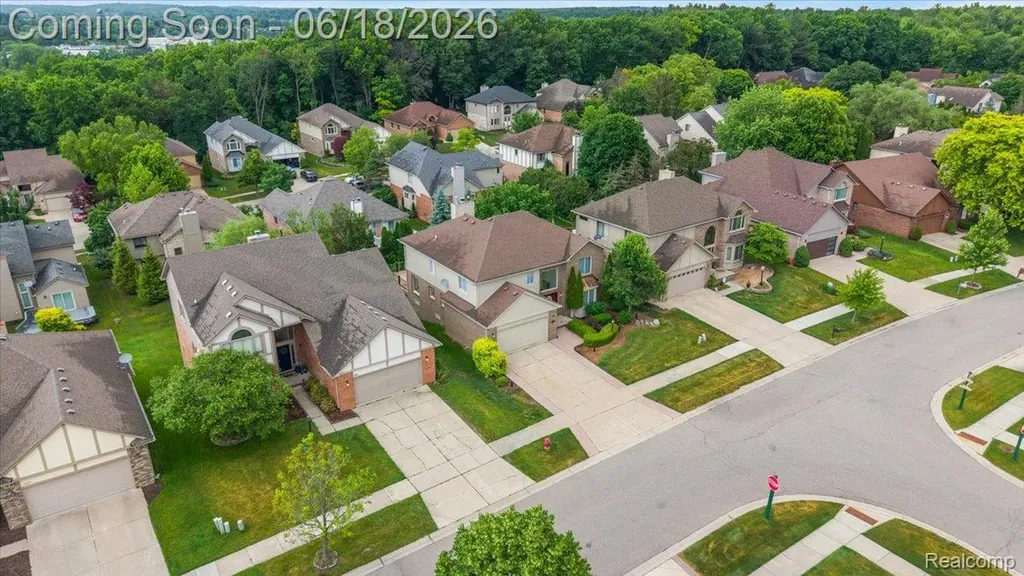 1043 River Mist Drive Rochester City MI 48307