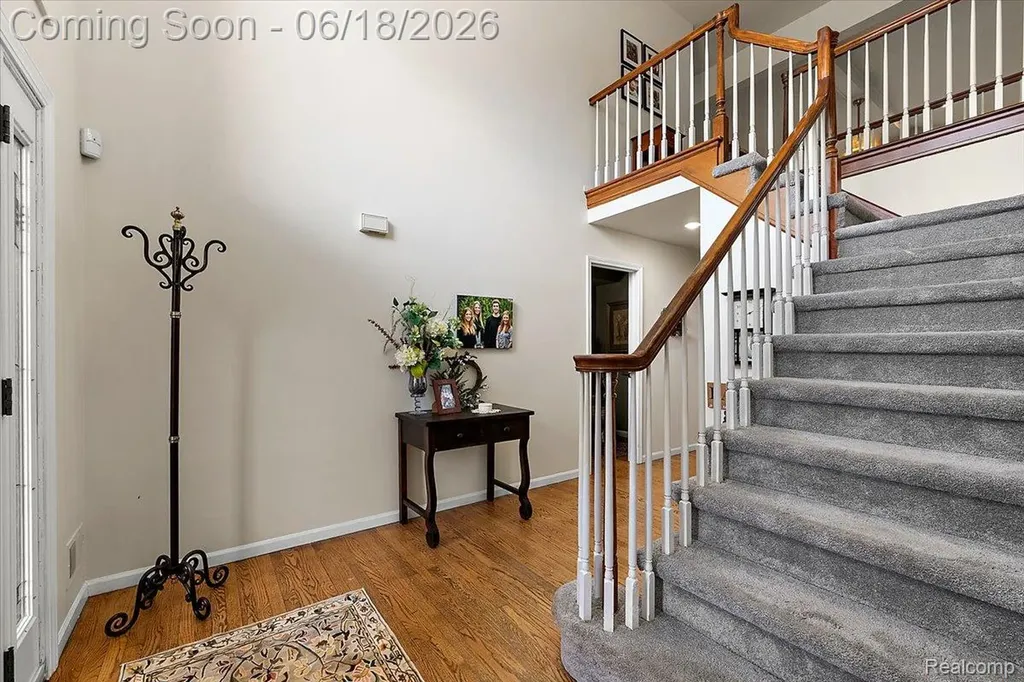 1043 River Mist Drive Rochester City MI 48307