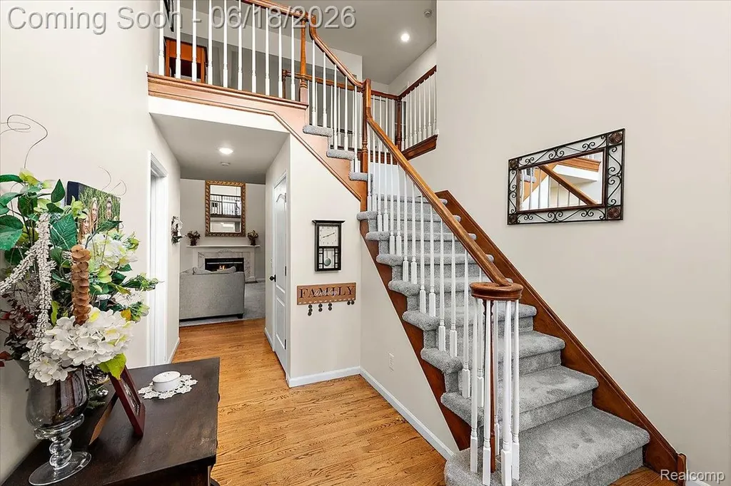 1043 River Mist Drive Rochester City MI 48307