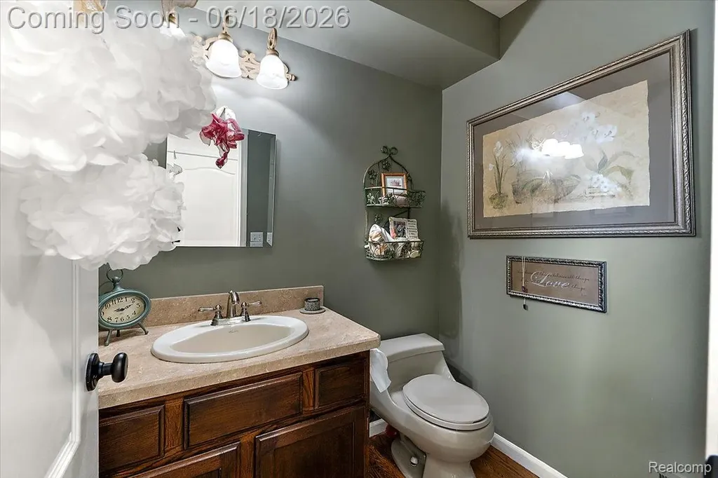 1043 River Mist Drive Rochester City MI 48307
