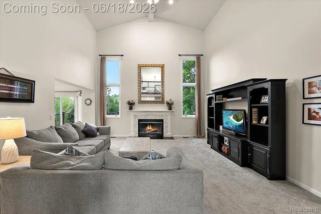 1043 River Mist Drive Rochester City MI 48307