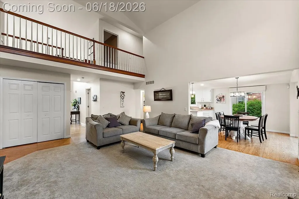 1043 River Mist Drive Rochester City MI 48307