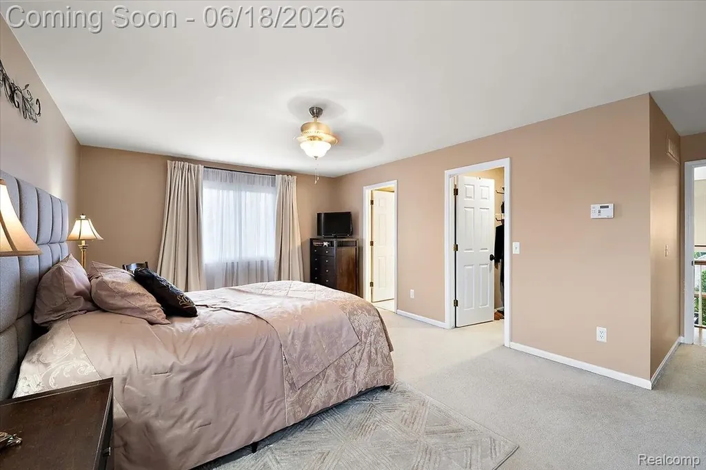 1043 River Mist Drive Rochester City MI 48307