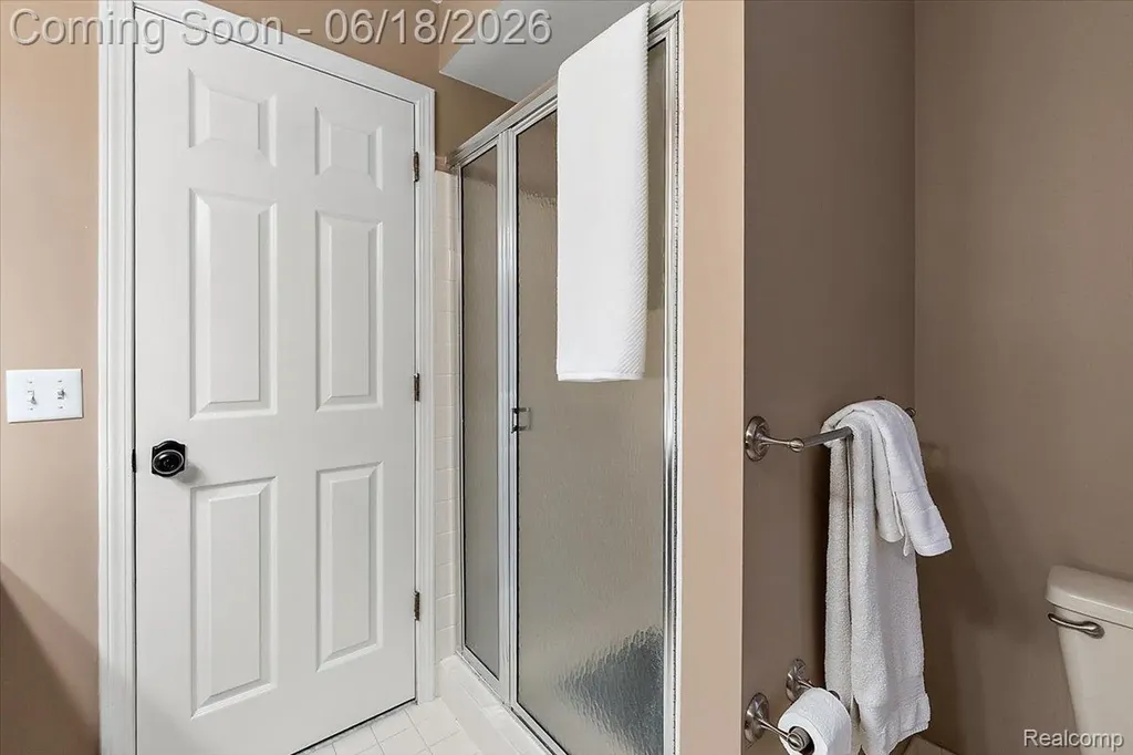 1043 River Mist Drive Rochester City MI 48307