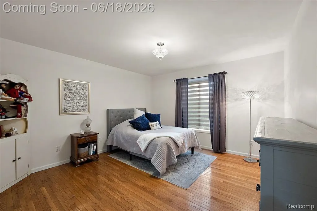 1043 River Mist Drive Rochester City MI 48307