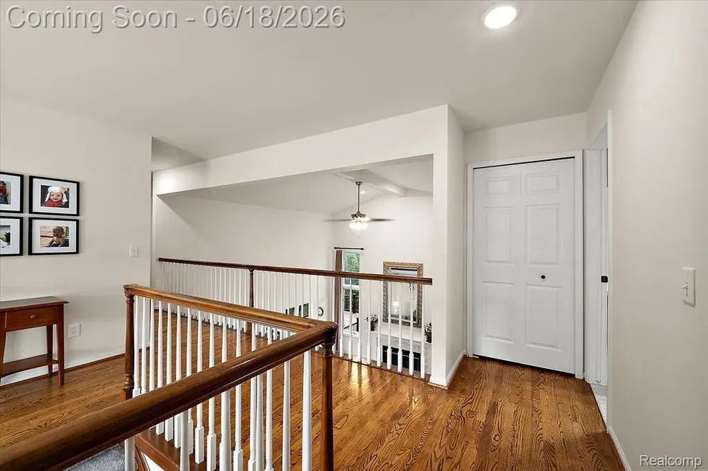 1043 River Mist Drive Rochester City MI 48307