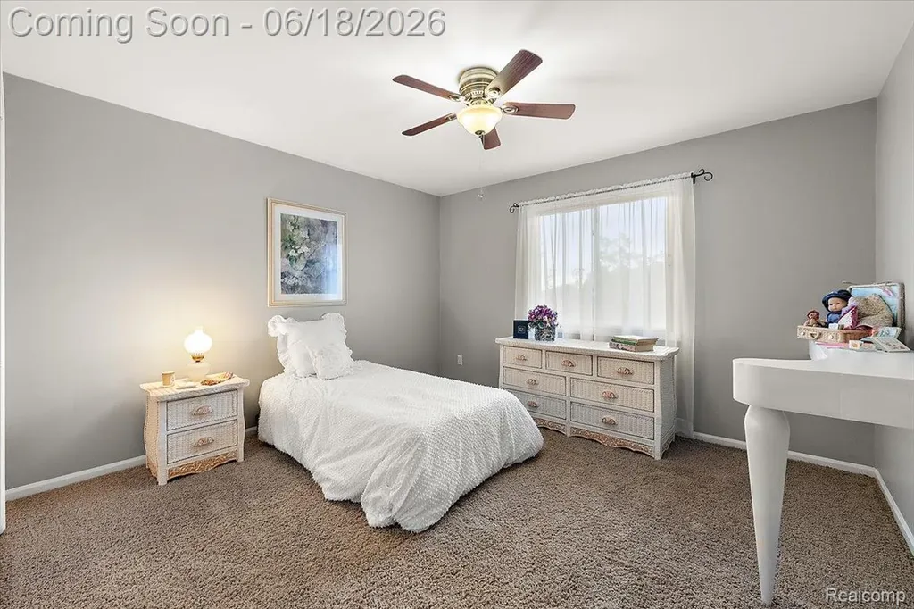 1043 River Mist Drive Rochester City MI 48307