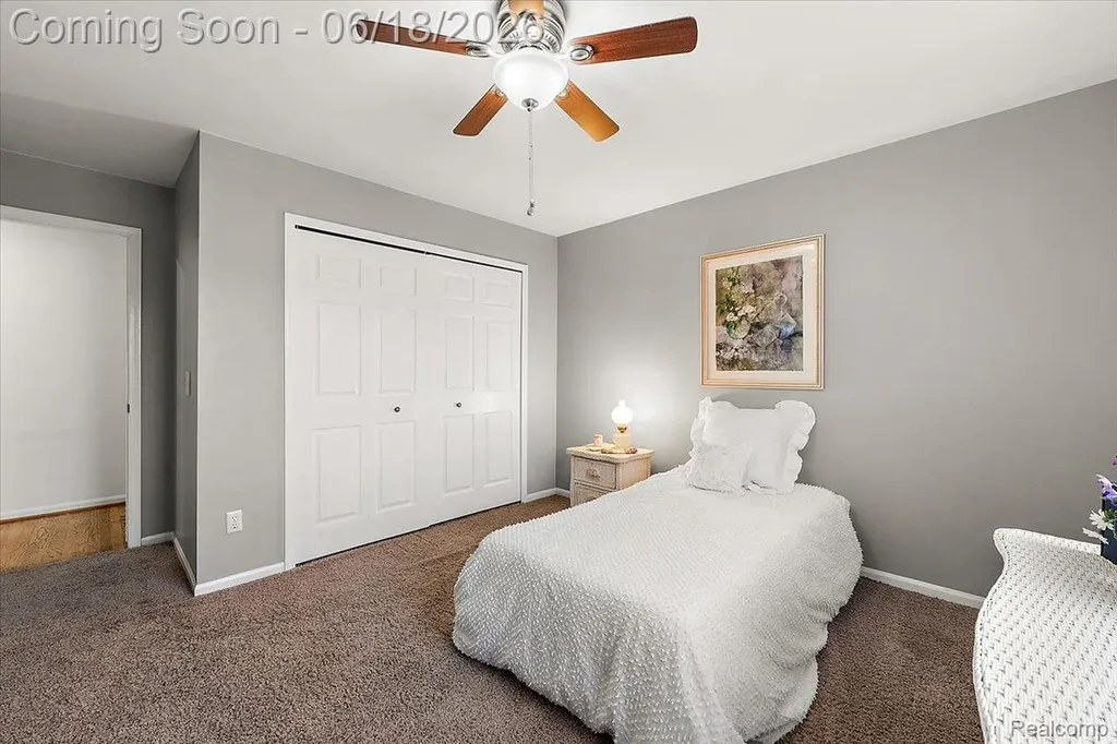 1043 River Mist Drive Rochester City MI 48307