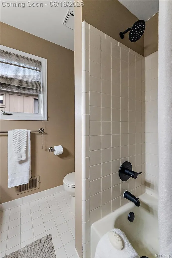 1043 River Mist Drive Rochester City MI 48307