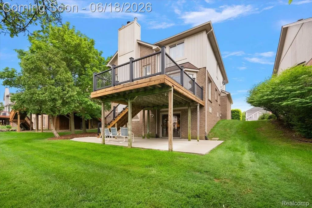 1043 River Mist Drive Rochester City MI 48307