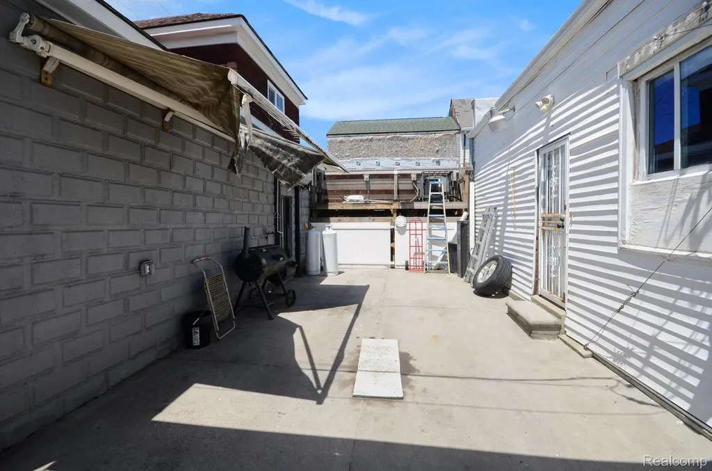 12001 Saint Aubin Street Hamtramck City MI 48212