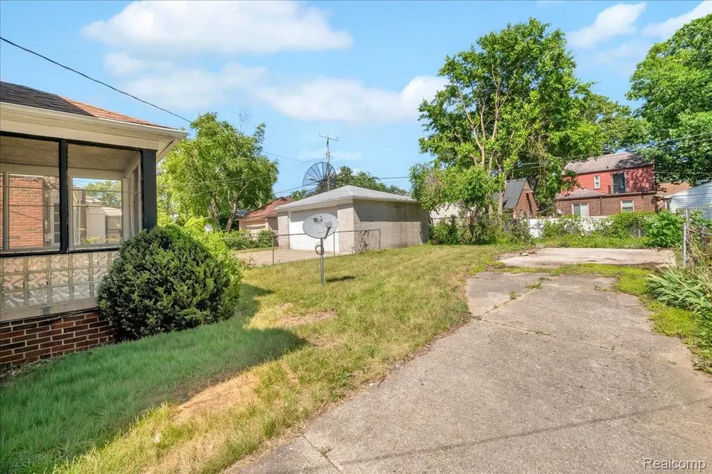 19156 Greenlawn Street Detroit City MI 48221
