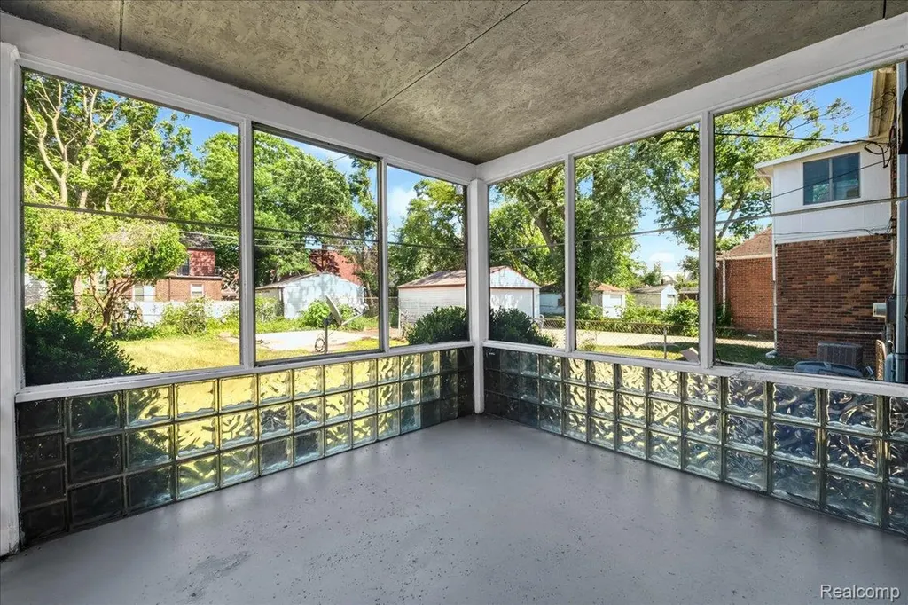 19156 Greenlawn Street Detroit City MI 48221