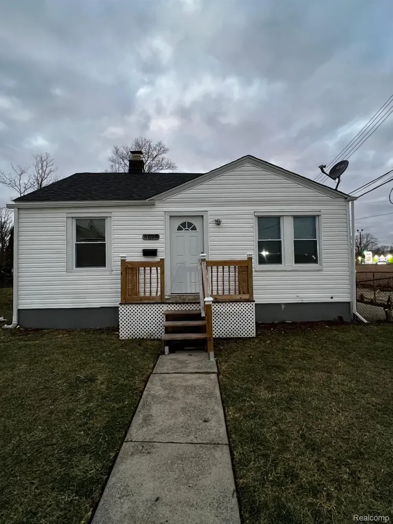 8695 Evergreen Avenue Detroit City MI 48228