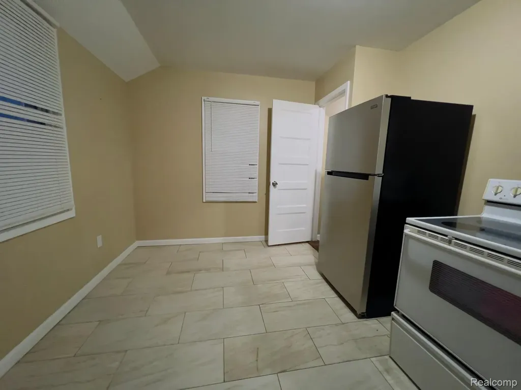 8695 Evergreen Avenue Detroit City MI 48228