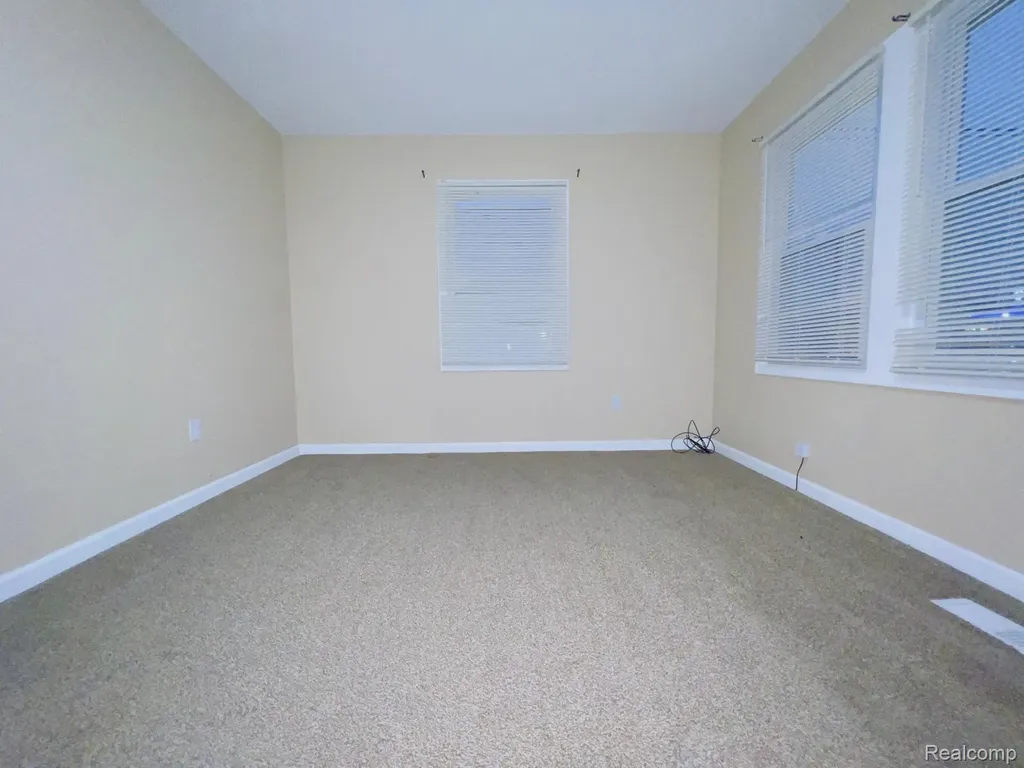8695 Evergreen Avenue Detroit City MI 48228