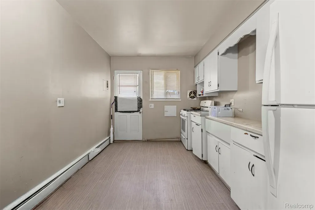 4077 Columbus Street Wayne City MI 48184