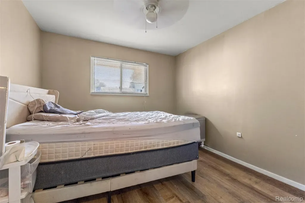 4077 Columbus Street Wayne City MI 48184