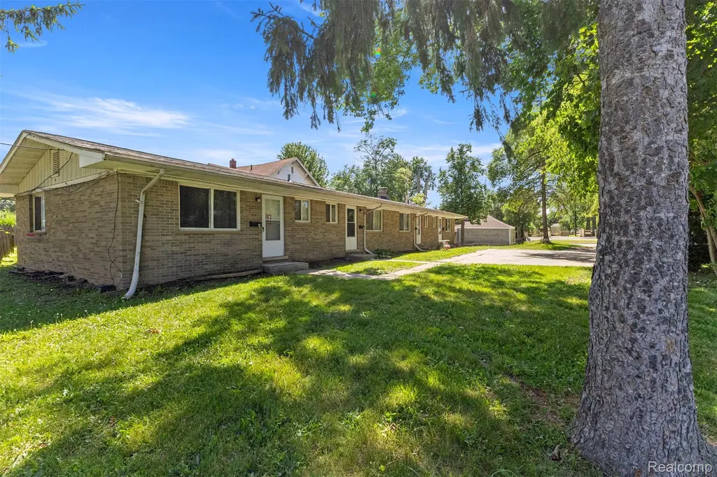 4077 Columbus Street Wayne City MI 48184