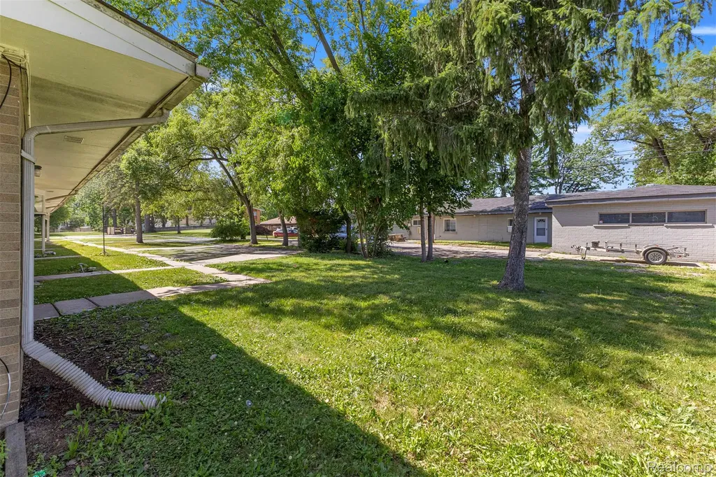 4077 Columbus Street Wayne City MI 48184