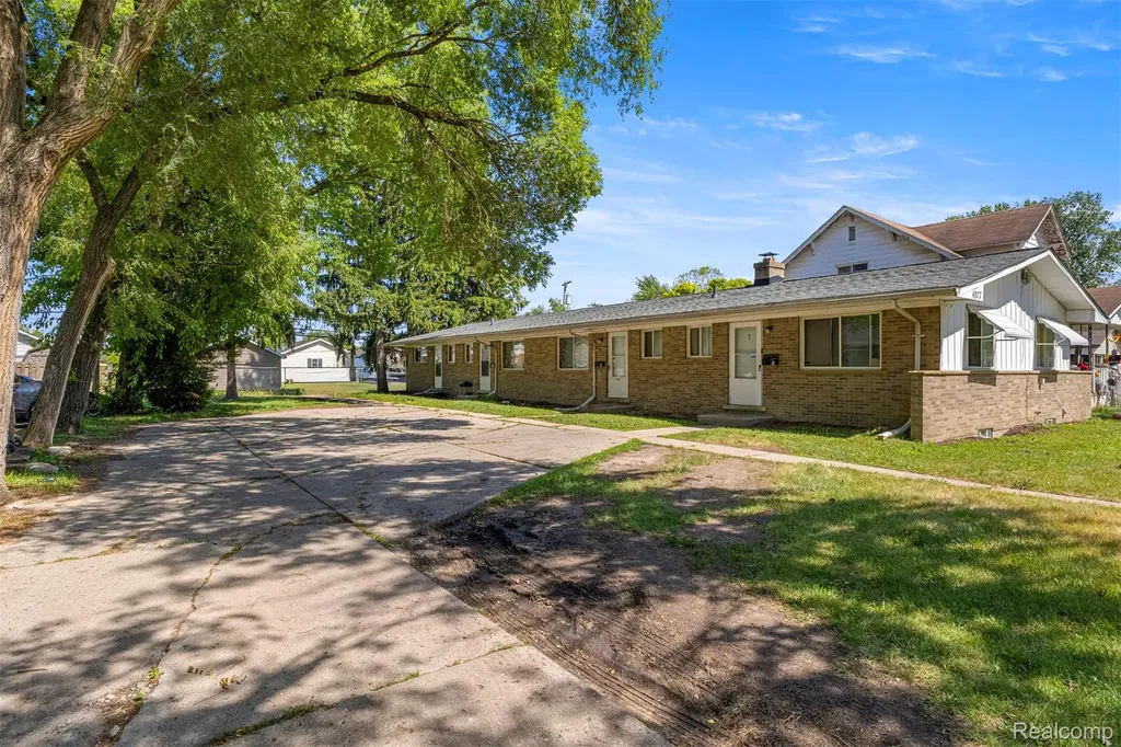 4077 Columbus Street Wayne City MI 48184