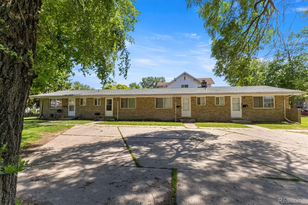 4077 Columbus Street Wayne City MI 48184