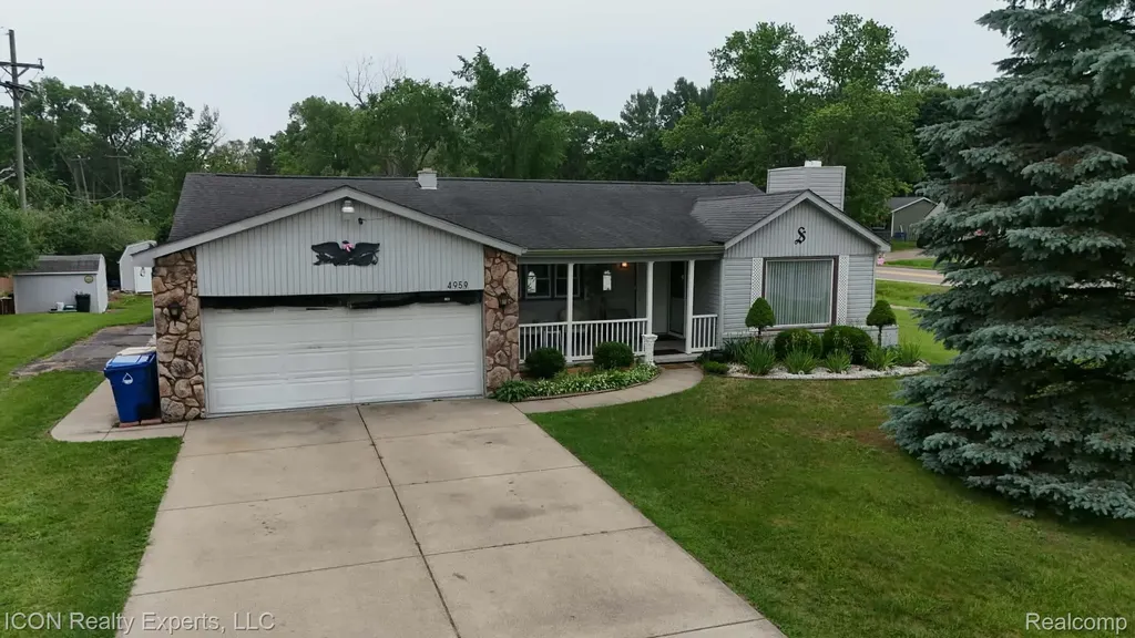 4959 Irwindale Drive Waterford Charter Township MI 48328