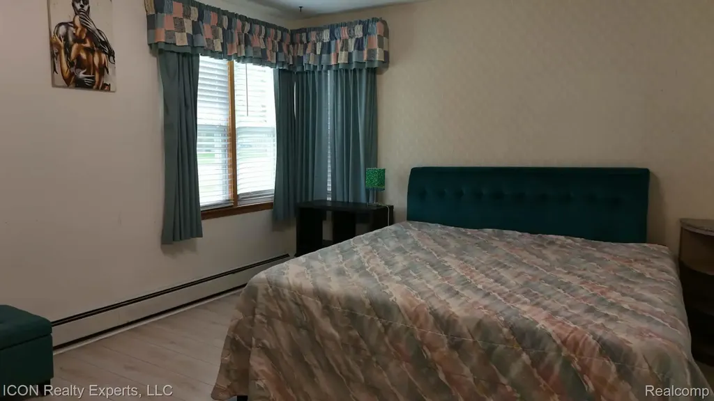 4959 Irwindale Drive Waterford Charter Township MI 48328