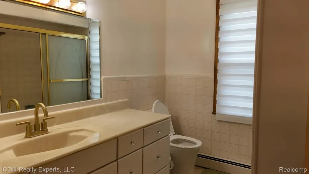 4959 Irwindale Drive Waterford Charter Township MI 48328