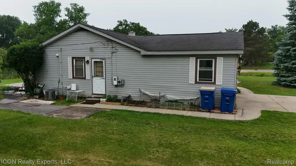 4959 Irwindale Drive Waterford Charter Township MI 48328