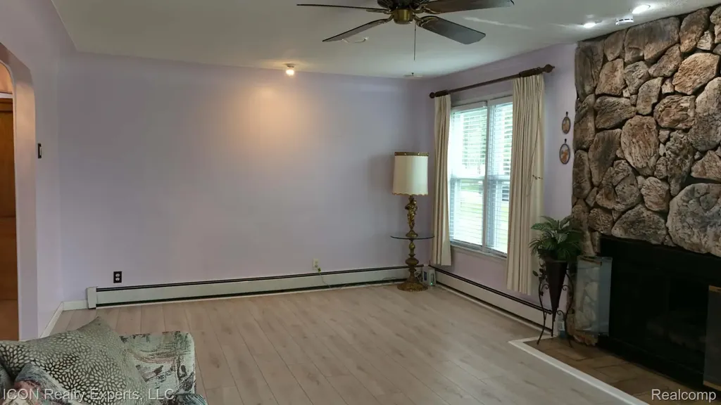 4959 Irwindale Drive Waterford Charter Township MI 48328