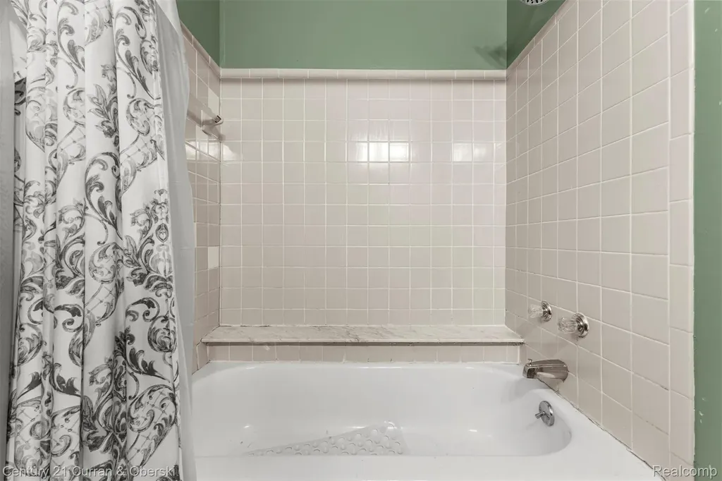 8095 S Huron River Drive York Charter Township MI 48197