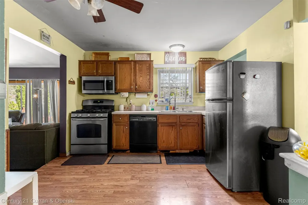 8095 S Huron River Drive York Charter Township MI 48197