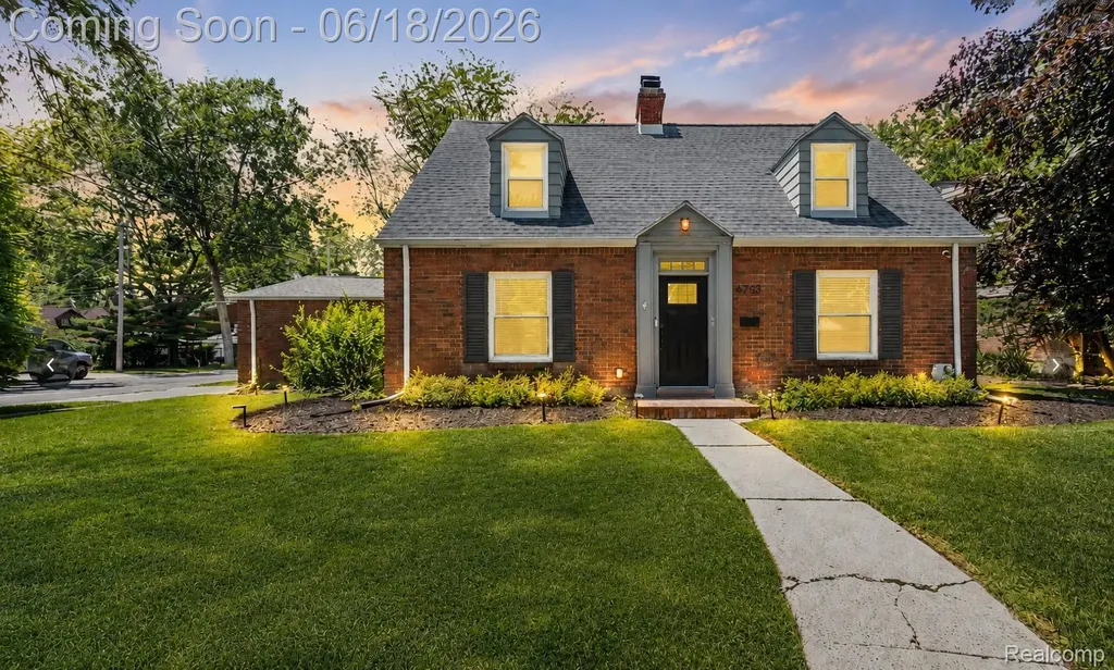 4303 N Verona Circle Royal Oak City MI 48073